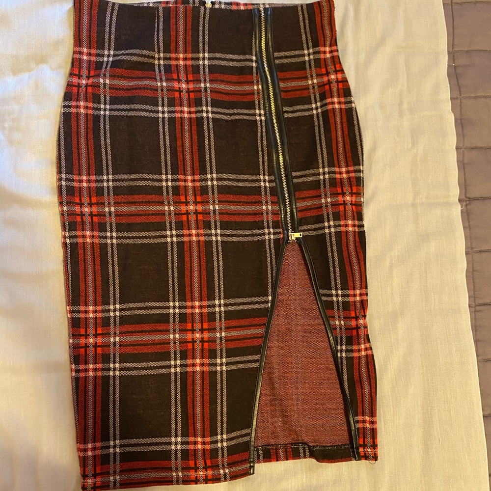 Pencil skirt with slit